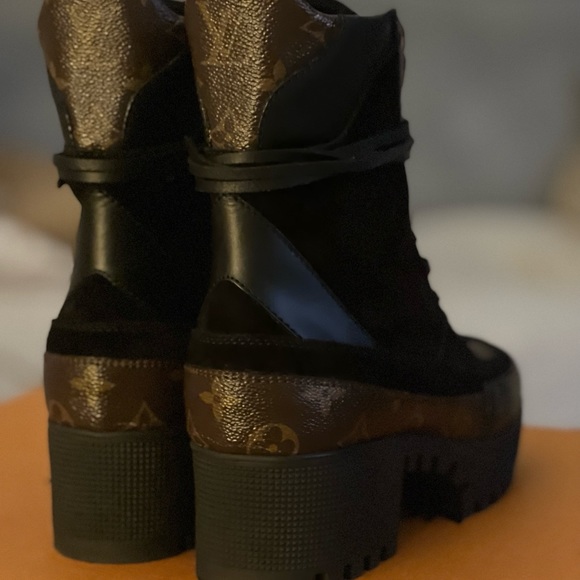 Louis Vuitton Desert Boots - Picture 5 of 5